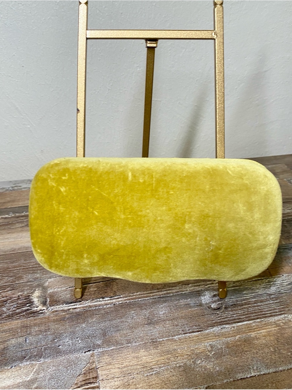 Gucci Sunglasses Case in Lime Green Velvet